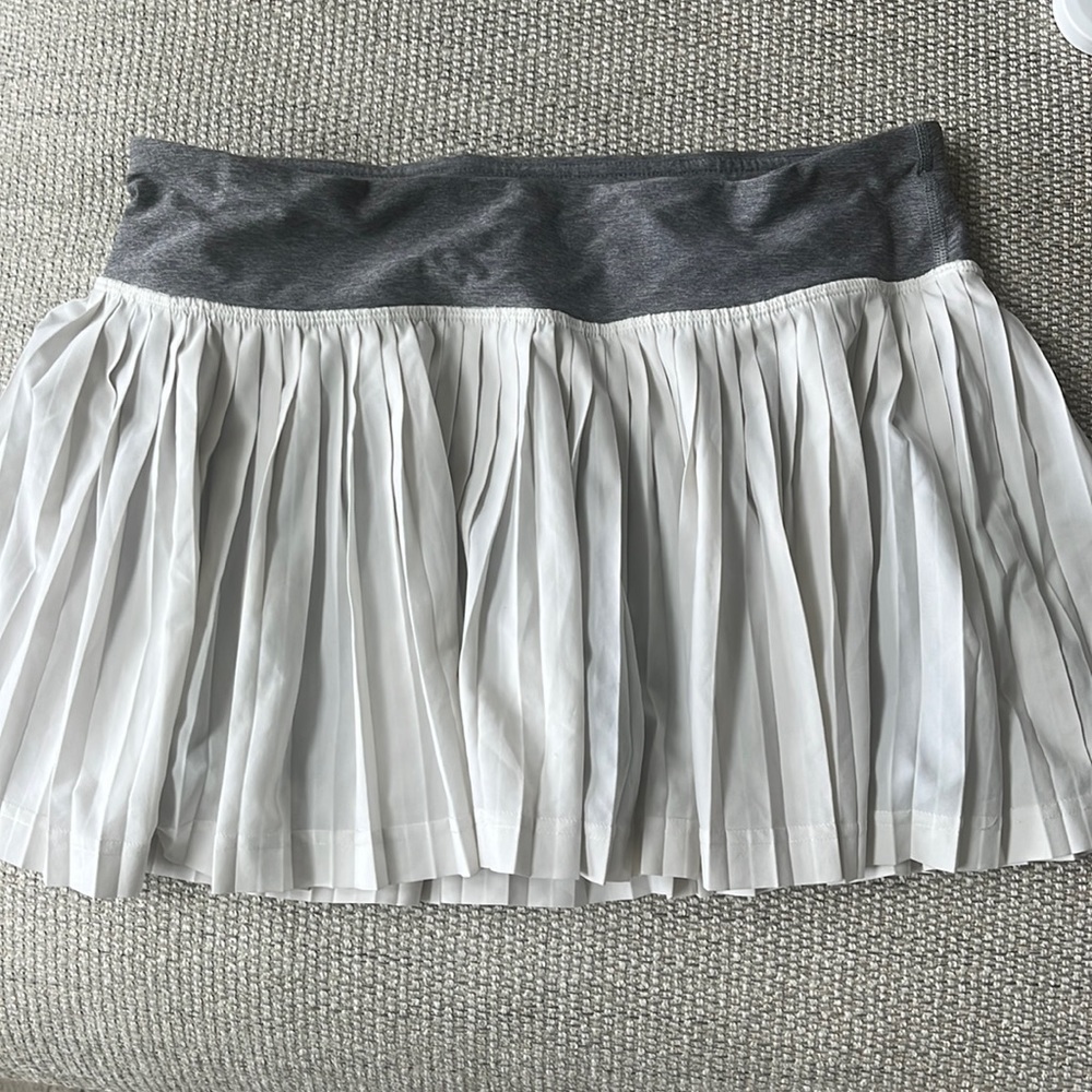 Lululemon skirt size 6